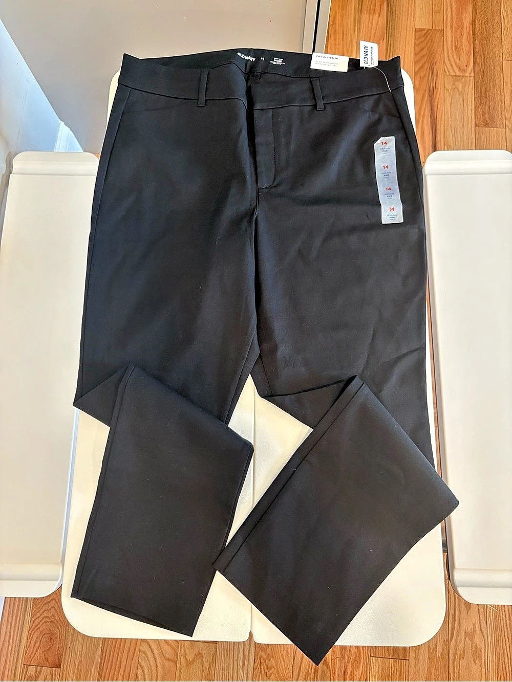 Old Navy High-Rise Pixie Ankle Pants Black Size 14 NWT